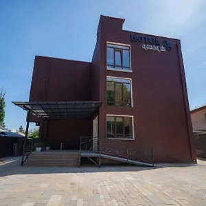  Inn 33
